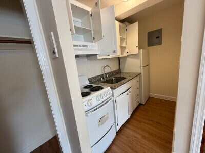 Building Photo - 168 North Beacon St