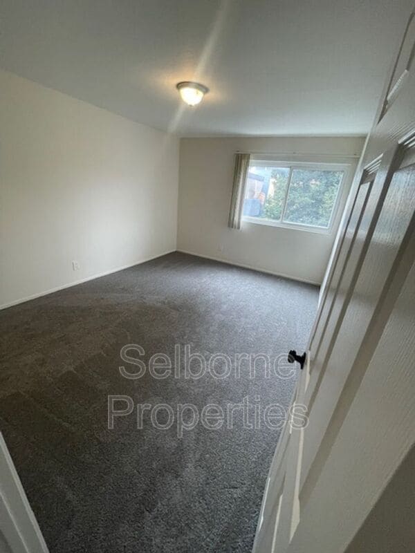 Building Photo - 407 Fairmount Ave