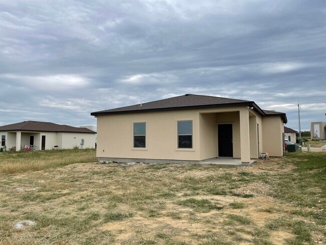 Building Photo - 6908 Molinos Dr