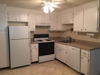 Building Photo - 69 Spencer Rd