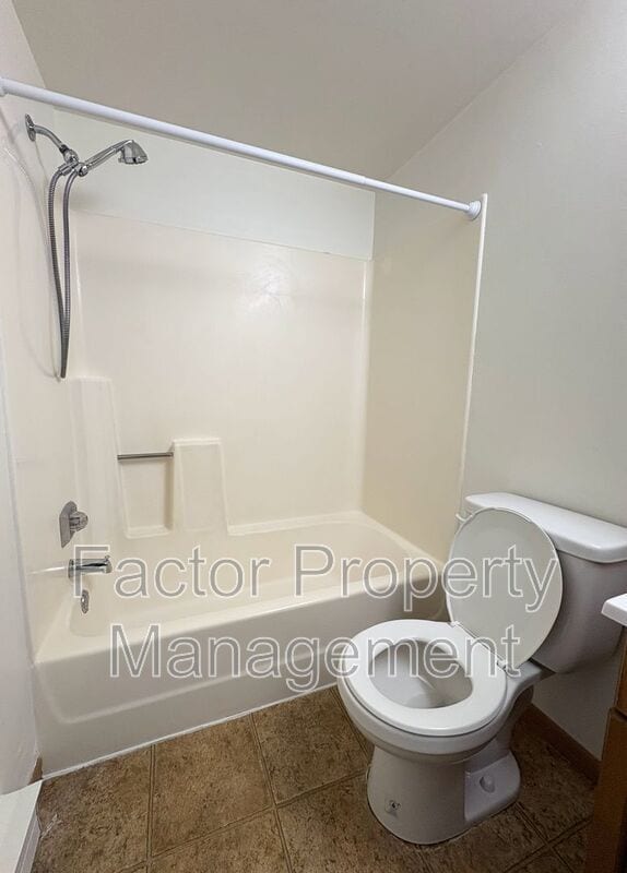 Building Photo - 418 Allan Ave