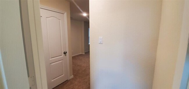 Building Photo - 2530 Remembrance Cir