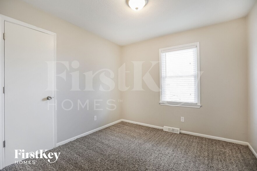 Building Photo - 515 NE 98th Terrace