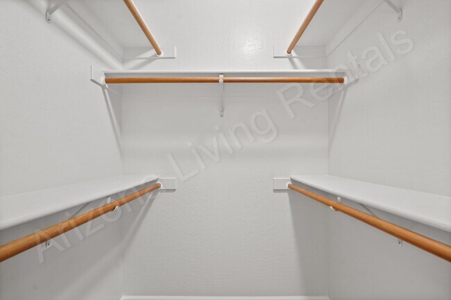 Building Photo - OSBO3240