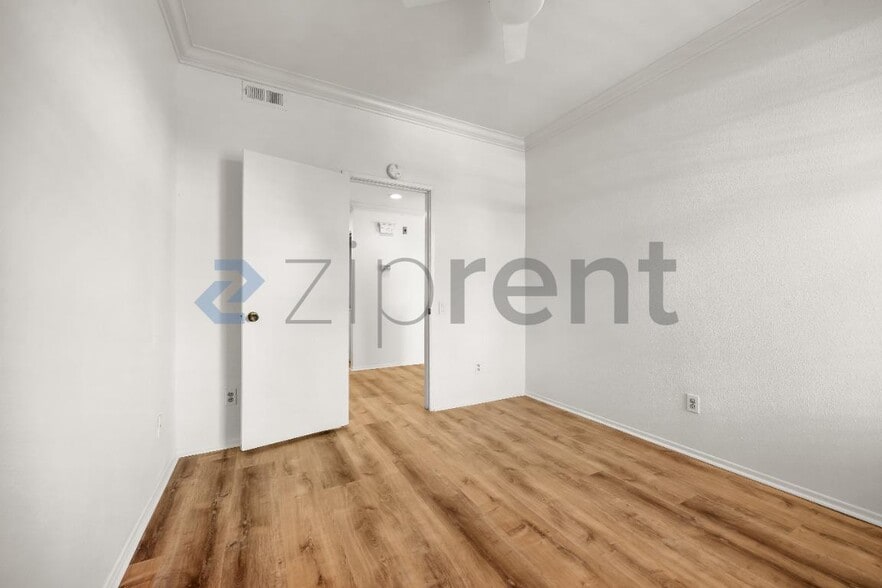 Building Photo - Unit 41