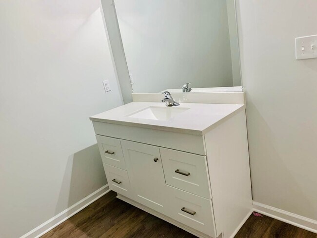 Building Photo - $500 off one month.  Call for details. "Ch...