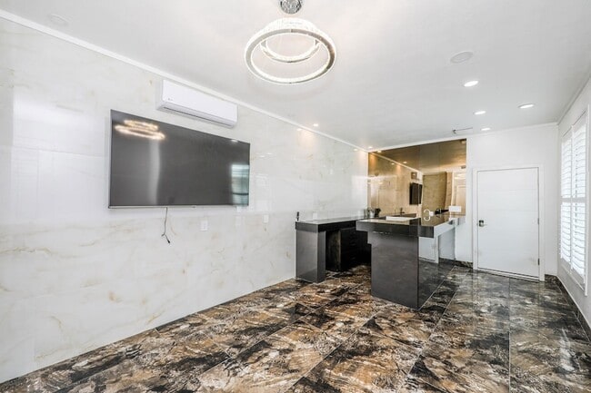 Building Photo - 314 Bordeaux Dr