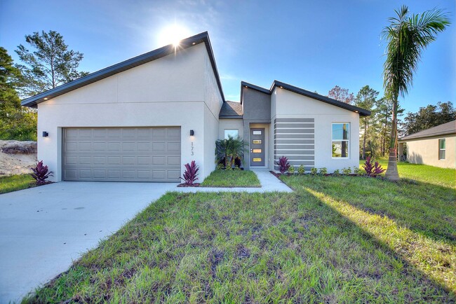 Primary Photo - Deposit-Free! Modern, energy efficient hom...