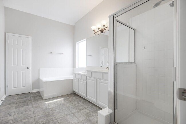 Building Photo - 1612 Sunterro Dr