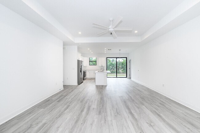 Building Photo - 3304 Glencove St