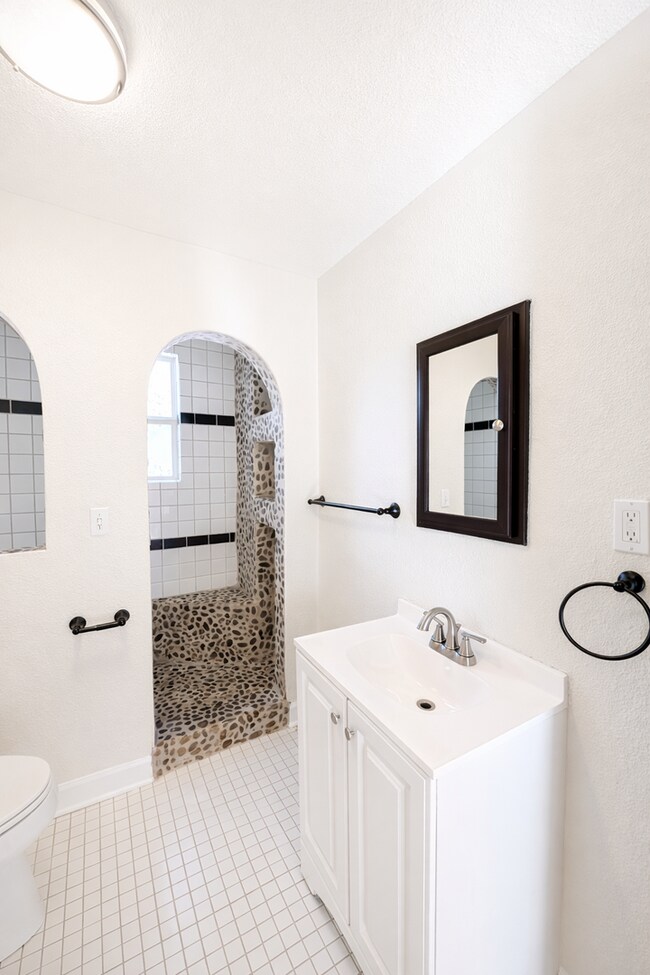 Building Photo - Downtown Asheville Rental w/ Detached Studio Apartment