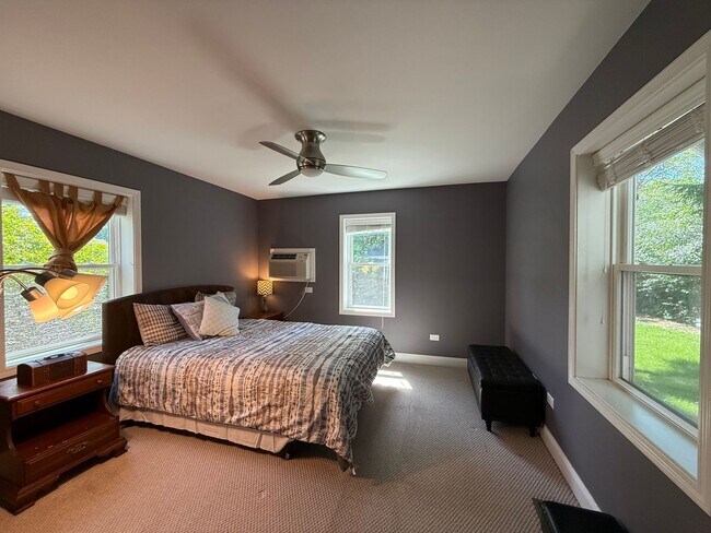 Building Photo - Beautiful Furnished 3BR/2BA Home in Prime Lincolnwood Location – Top-Rated Schools