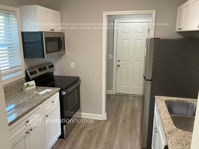 Building Photo - 9557 Priory Ave