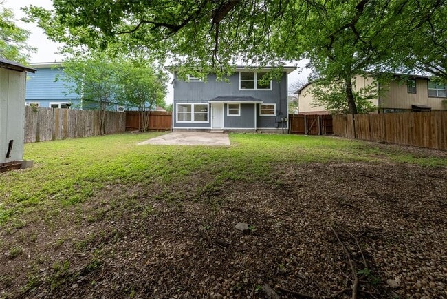 Building Photo - 13701 Cambourne Dr
