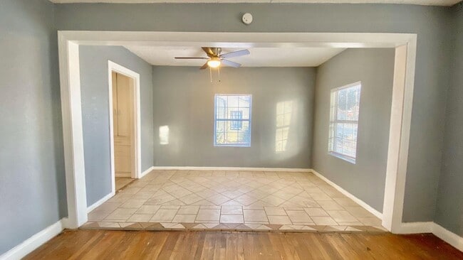 Building Photo - Handyman Special $0 First Month's Rent / “You fix, you SAVE BIG!!” Contact Mayshell for details: ...