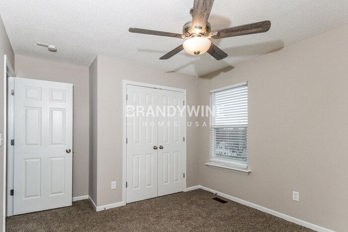 Building Photo - 1147 Blue Bird Ln