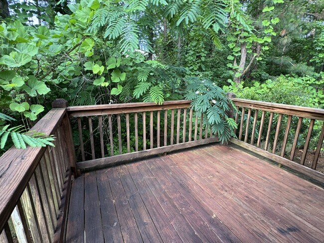 Building Photo - 3 BD/2 BA - Two Story Home in Mid-town Wil...
