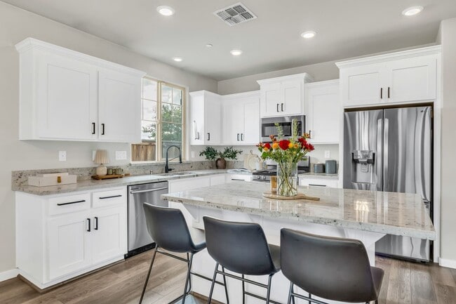 Building Photo - Newer Home on Large Corner Lot with Lots of Natural Light!