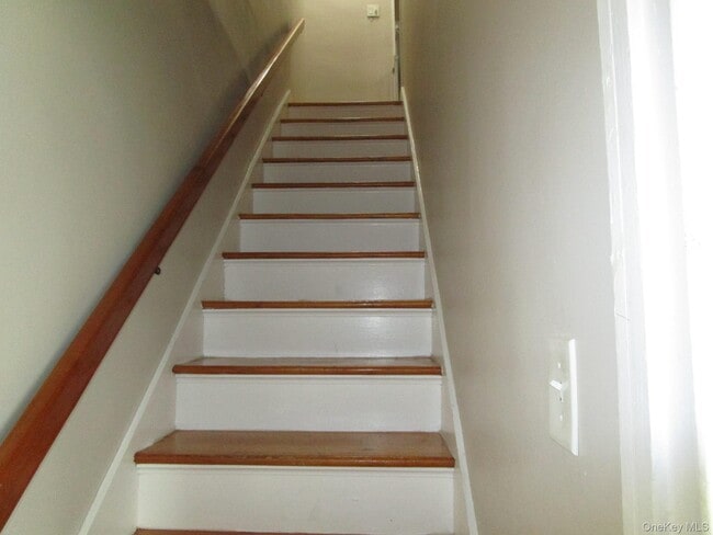 Building Photo - 114 NY-284