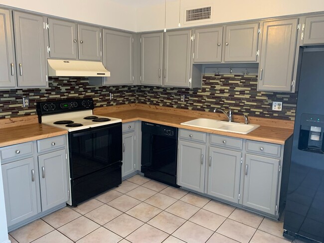 Building Photo - Wonderful 3 bedroom 2 bath home!