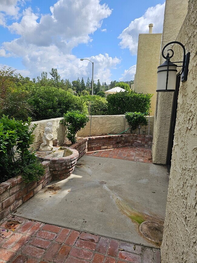 Patio - 4241 Freedom Dr
