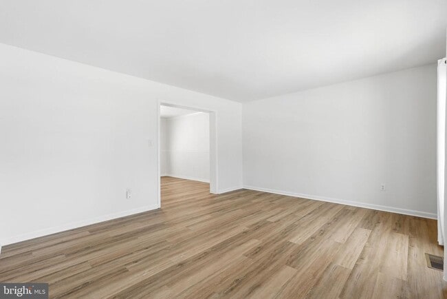 Building Photo - 35298 Scotland Heights Rd