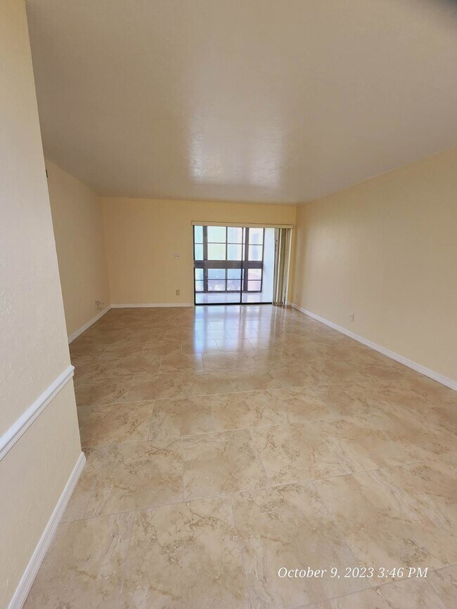 Building Photo - 6108 Whiskey Creek Dr