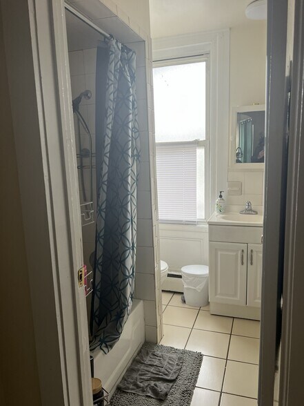 Building Photo - 52 Marlborough Ave