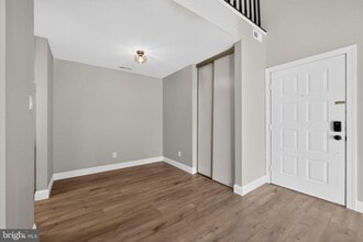 Building Photo - 306 The Woods