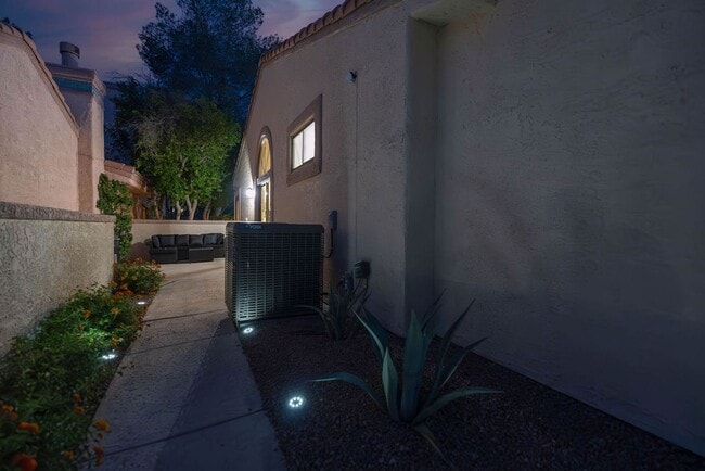 Building Photo - 3238 Brookfield Dr