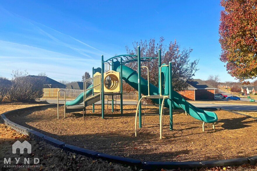 Building Photo - 430 Capri St