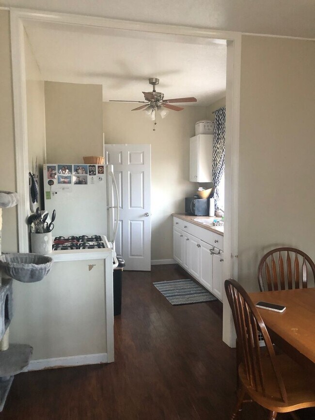 Building Photo - 2 Bedroom with Bonus Room in Basement