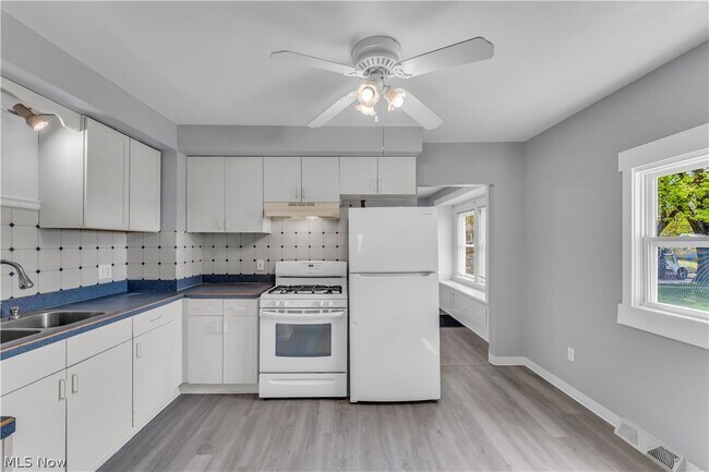 Building Photo - 508 Hammel St