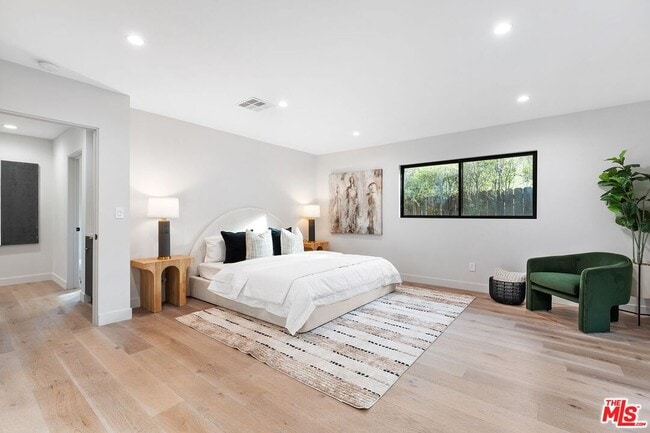 Building Photo - 4943 Palomar Dr