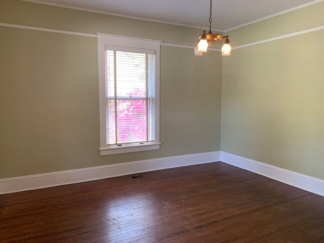 Building Photo - 110 N Hilliard St