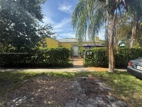 Building Photo - 695 NE 81st St