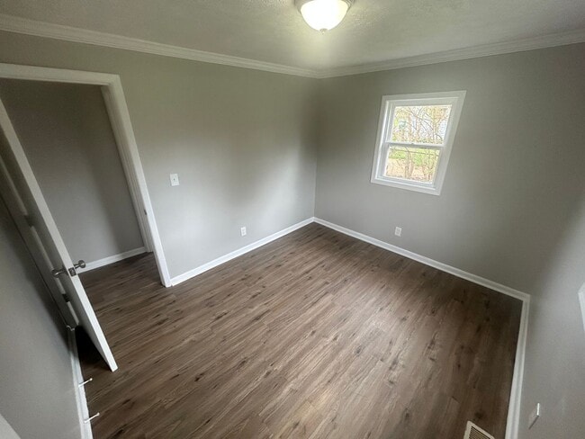 Building Photo - Newly updated home in Radcliff, KY!