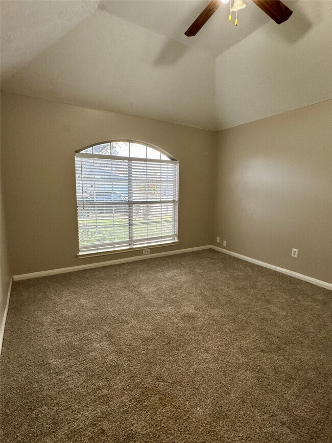 Building Photo - 6102 Sandy Valley Dr