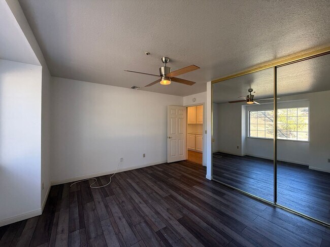 Building Photo - Acton 4 bedroom on Dirt Road