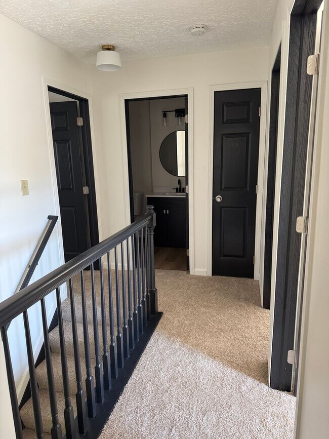 Building Photo - 4 Bedroom, 2.5 Bathroom Single Family Home...