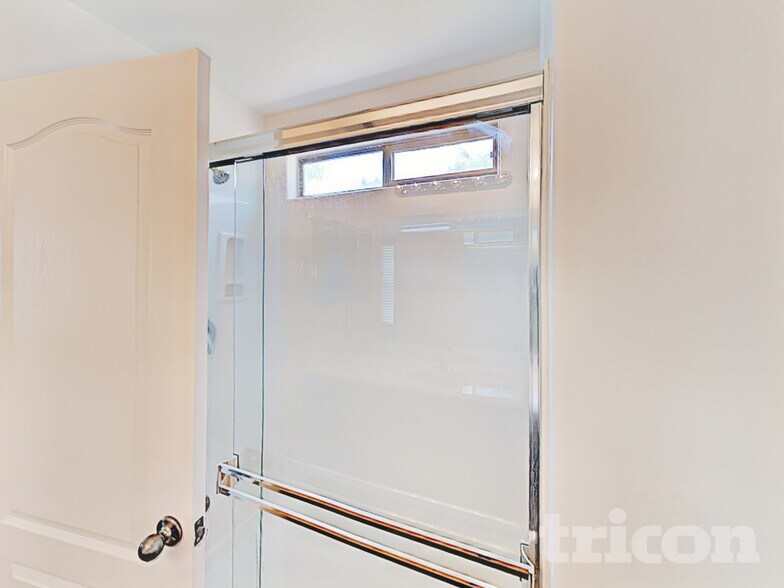 Building Photo - 1275 E Shari St