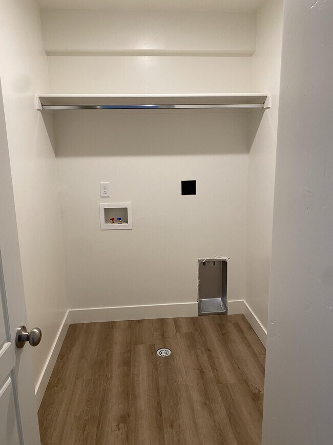 Building Photo - 51 W 440