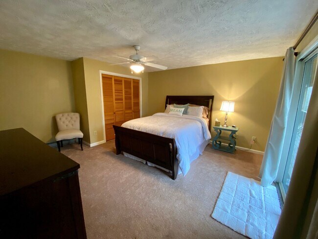 Building Photo - 9315 NC-105