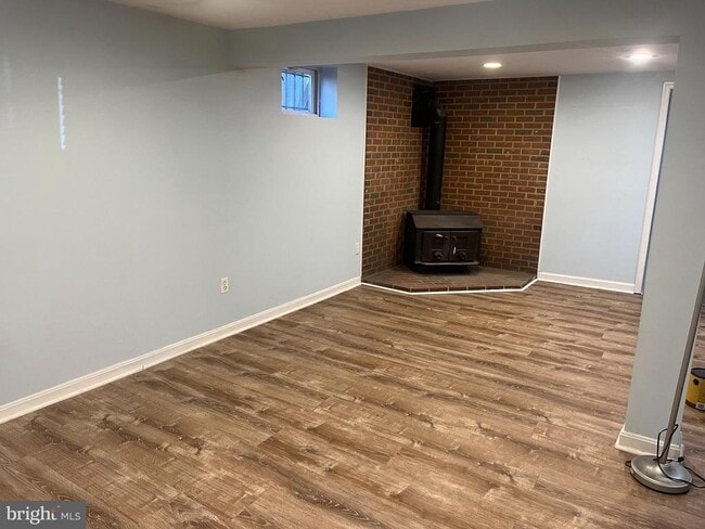 Building Photo - 1217 Hilltop Dr