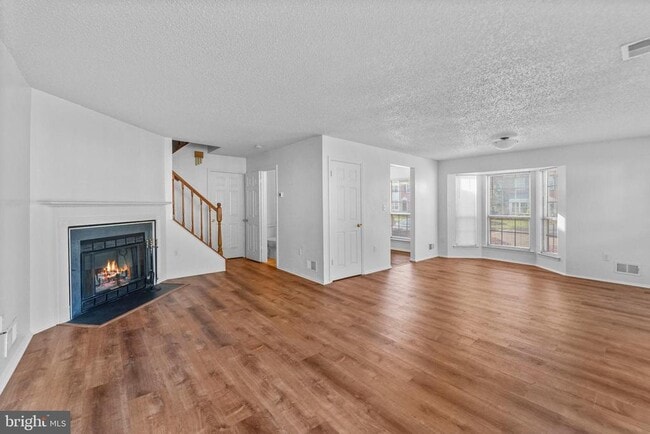 Building Photo - 194 Darwin Ln