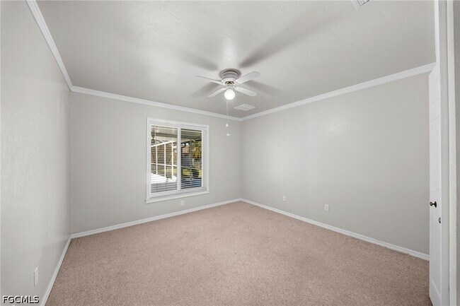 Building Photo - 2614 7th St W
