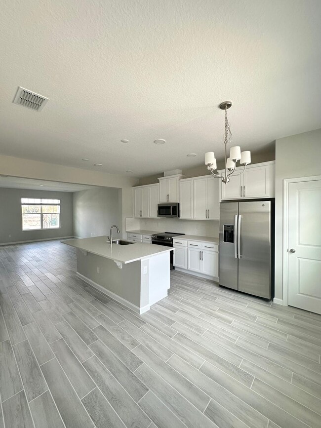 Building Photo - 1359 Mount Royal Dr