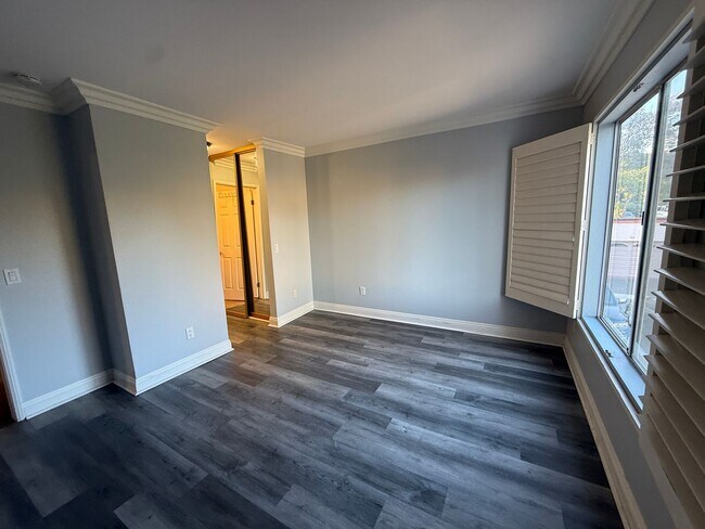 Building Photo - Spacious and Modern 2BR Condo in UTC, San Diego