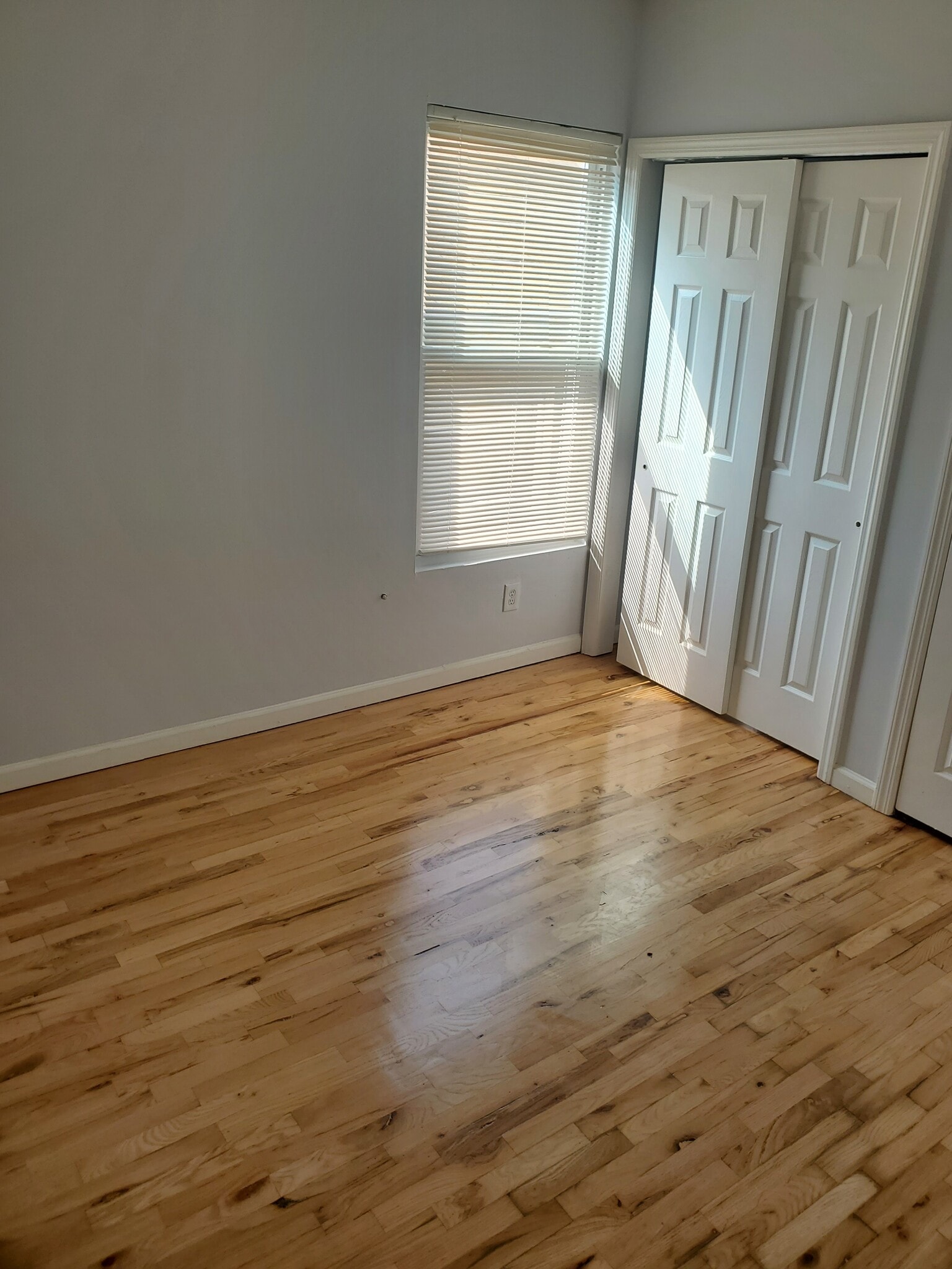 Bed 2 - 250 Inslee Pl