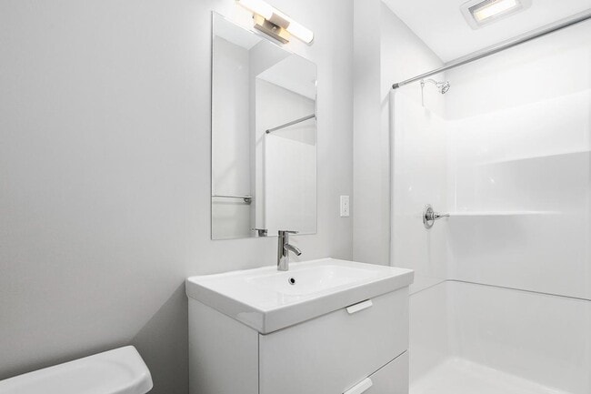 Building Photo - 220 Valley Ave SW